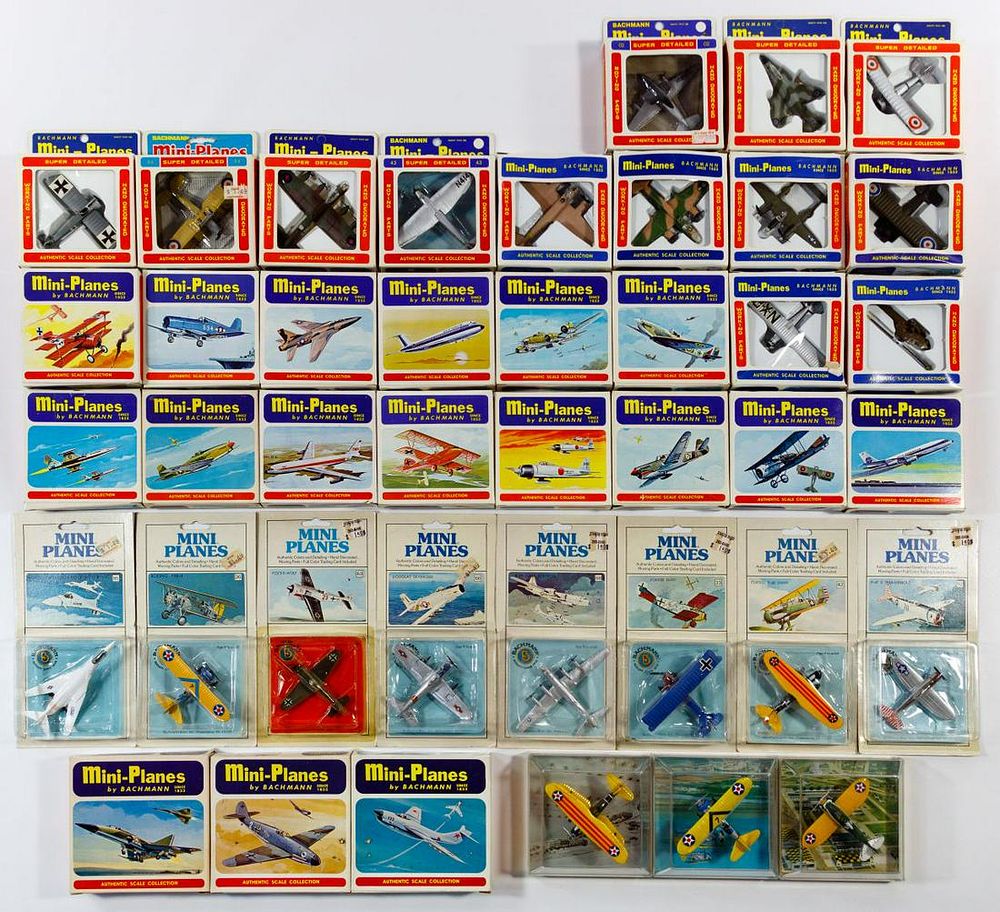 Lot 419: Bachmann Mini Plane Assortment