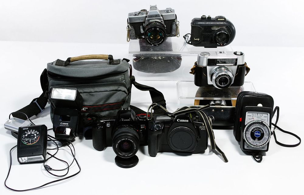 Lot 433: Camera Assortment