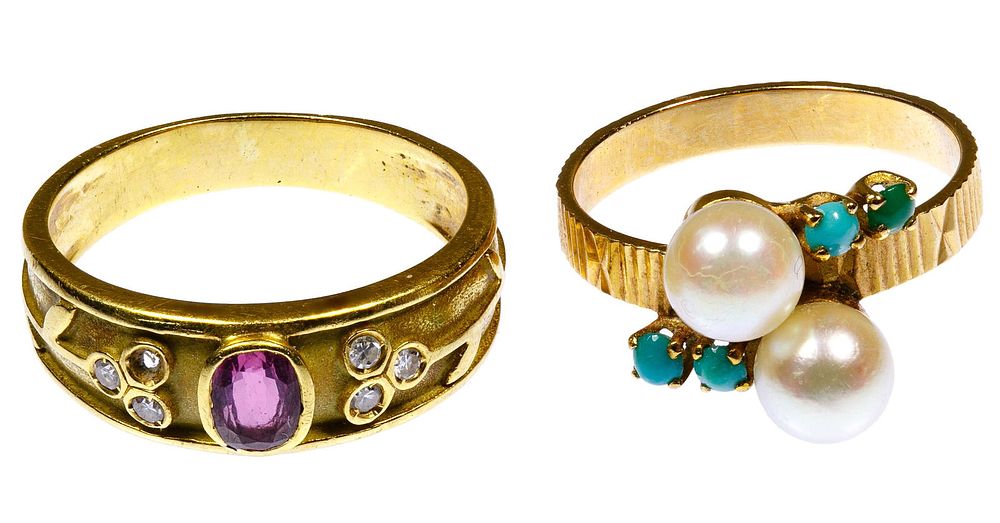 Lot 454: 18k Gold and Gemstone Rings