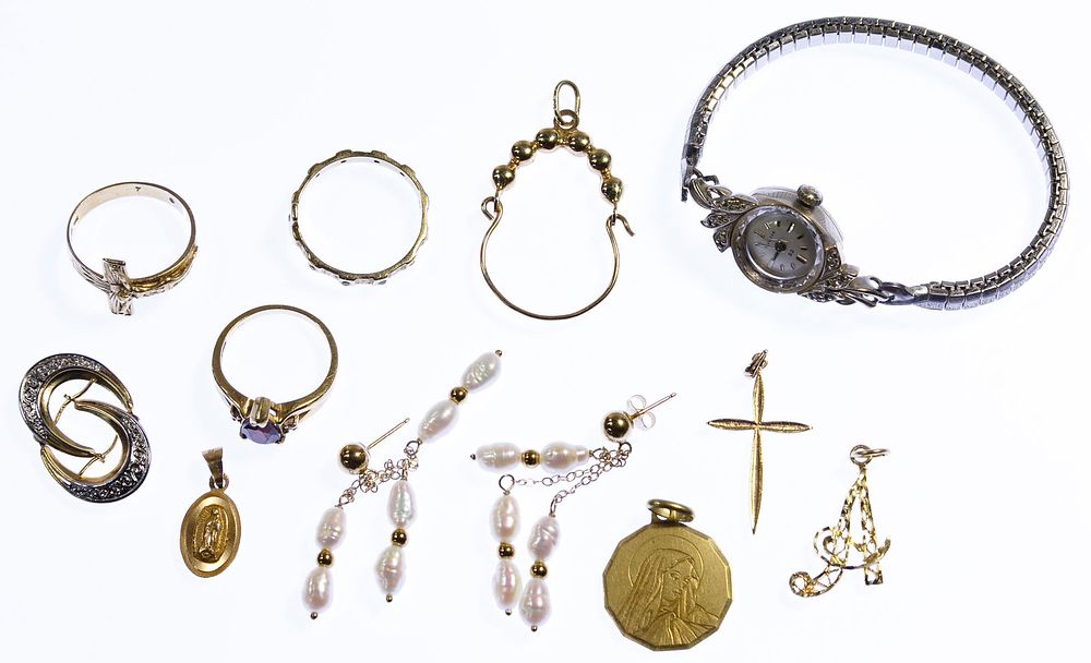 Lot 484: 14k Gold Jewelry Assortment