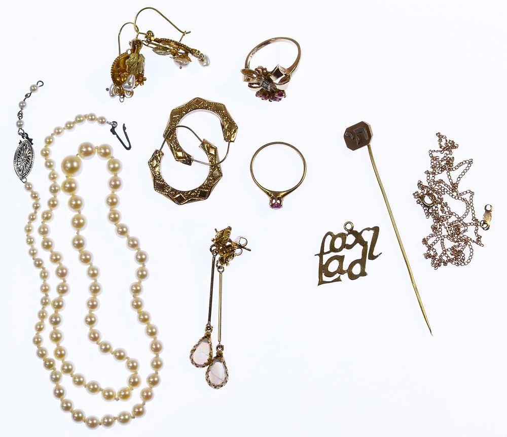 Lot 485: 14k Gold Jewelry Assortment