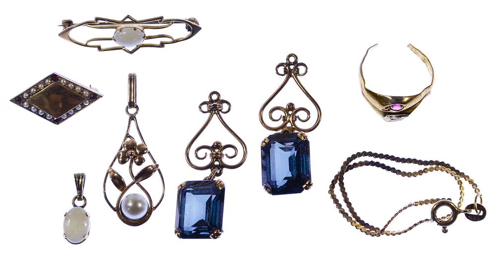 Lot 503: 14k / 10k Gold Jewelry Assortment