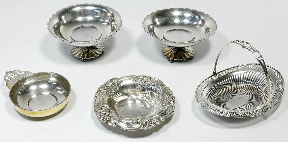 Lot 551: Sterling Silver Bowl Assortment