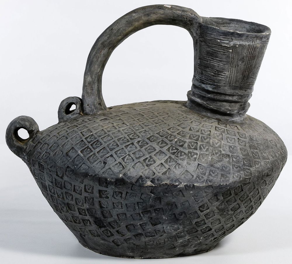 Lot 199: Chinese Ceramic Vessel