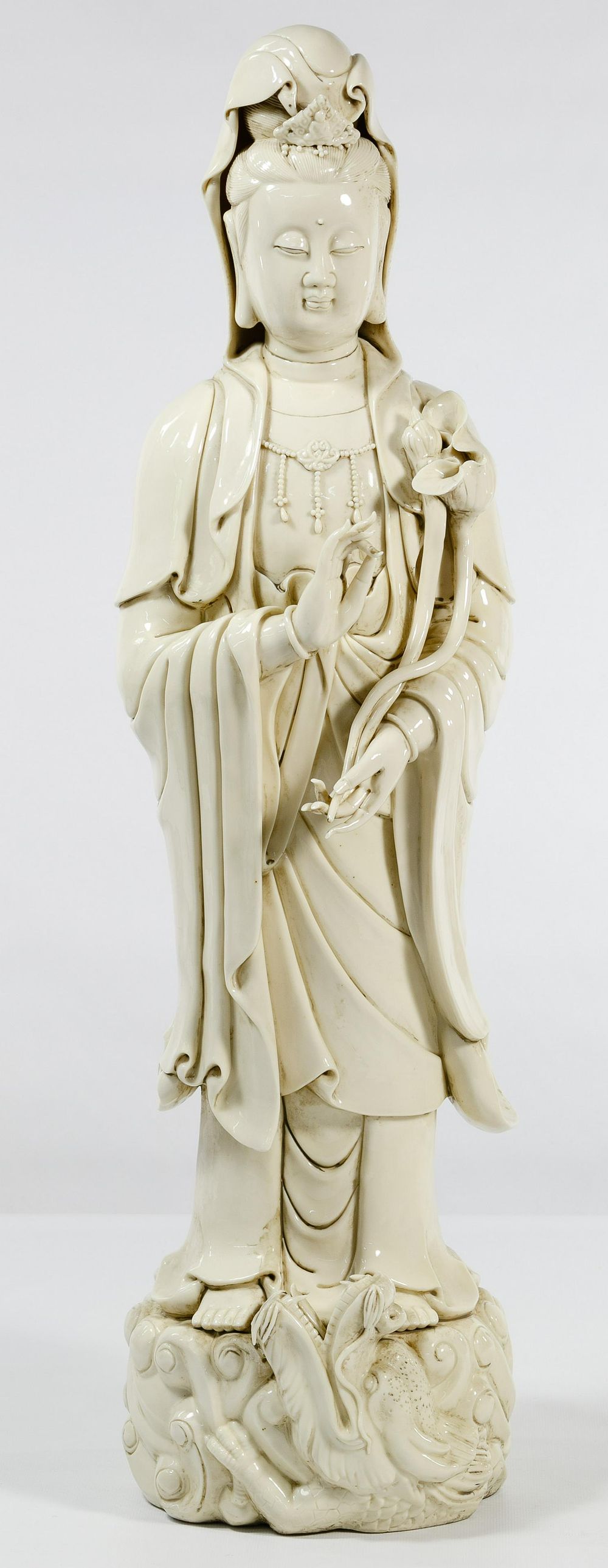 Lot 204: Chinese Guan Yin Statue