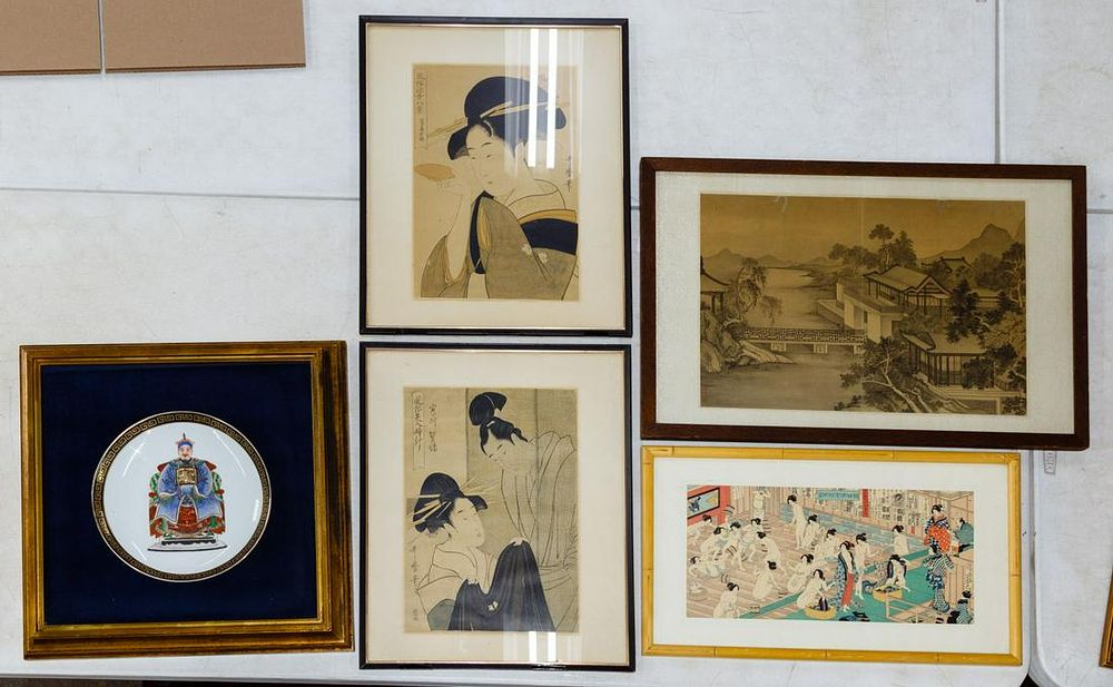 Lot 275: Asian Art Assortment