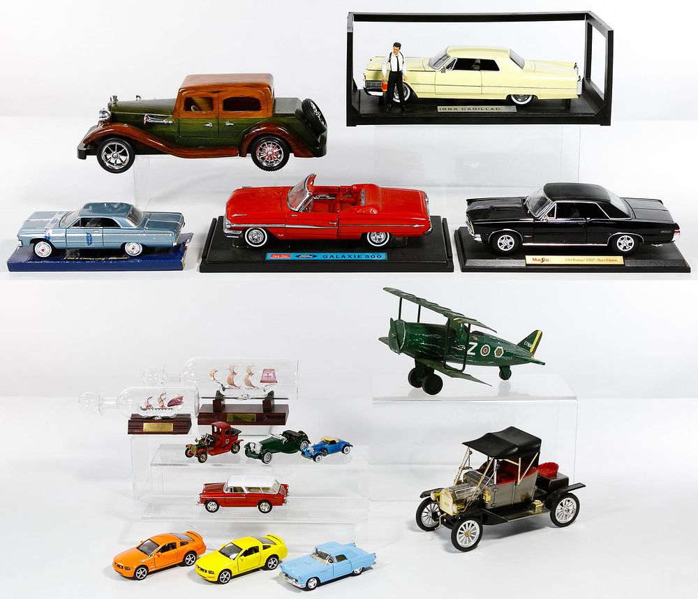 Lot 375: Model Car Assortment