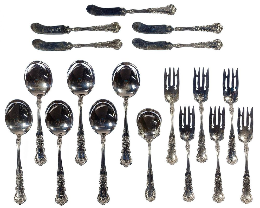 Lot 397: International Silver Sterling Silver Flatware