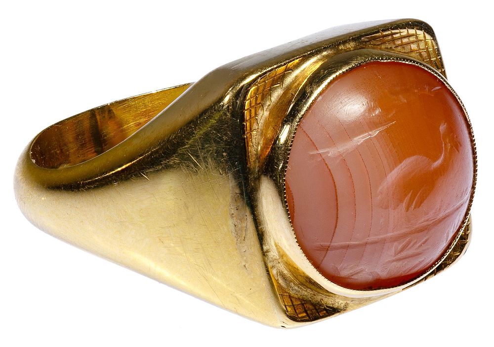 Lot 419: 18k Gold and Carved Quartz Ring