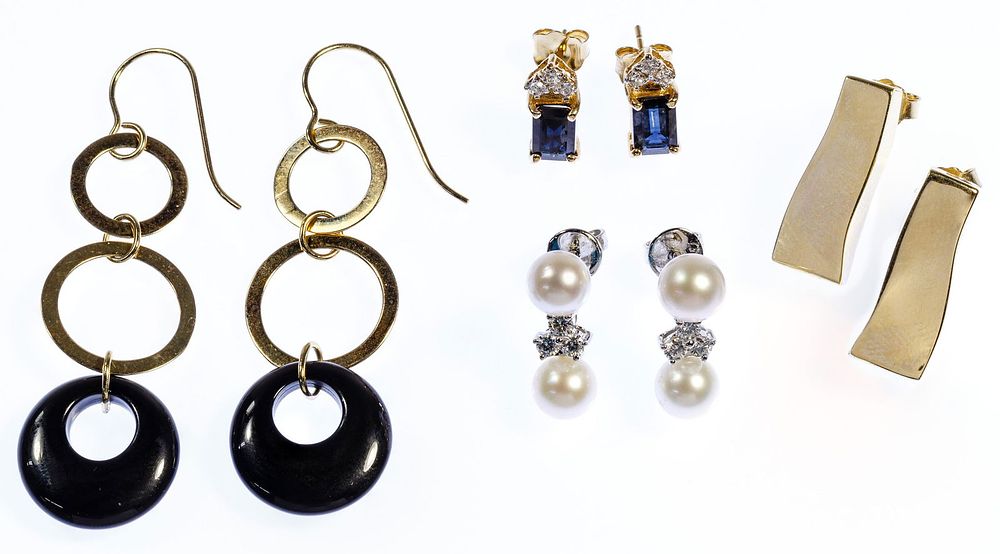 Lot 441: 14k Gold Pierced Earring Assortment