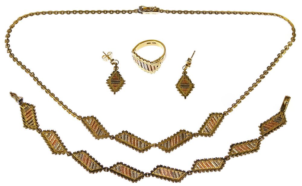 Lot 472: 14k Tri-Color Gold Jewelry Suite