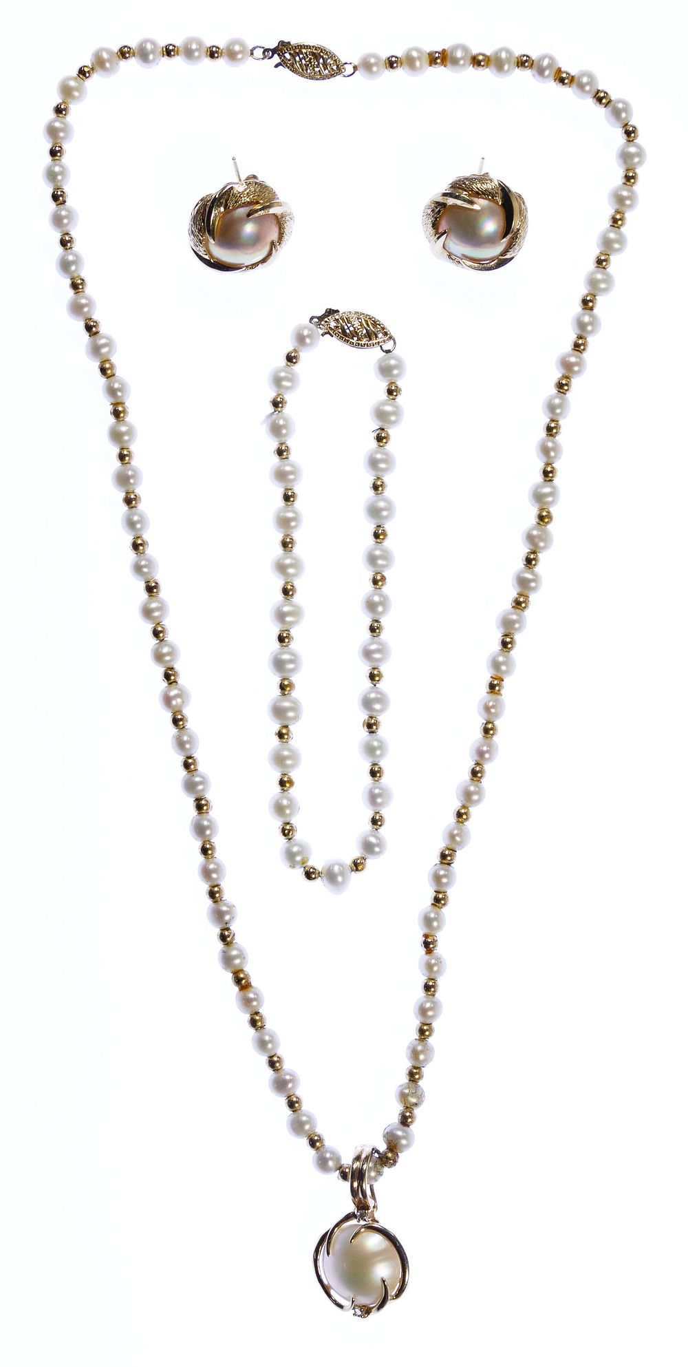 Lot 473: 14k Gold and Pearl Jewelry Suite