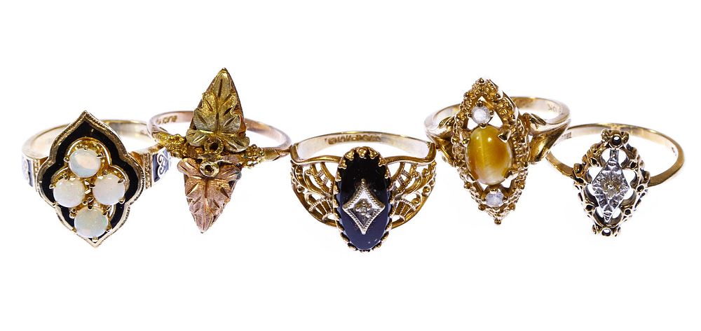 Lot 475: 10k Gold Ring Assortment