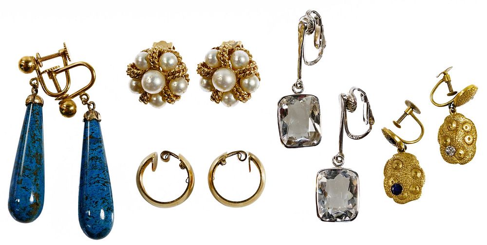 Lot 486: 14k / 9k Gold Clip On and Screw-Back Earring Assortment