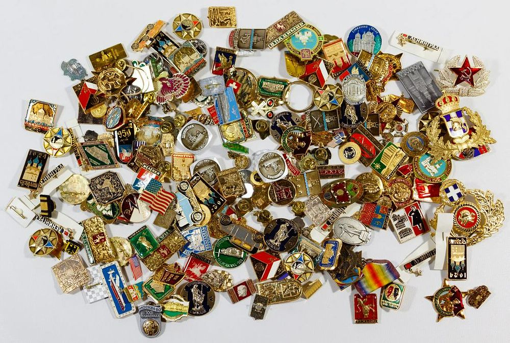Lot 525: Military and Lapel Pin Assortment