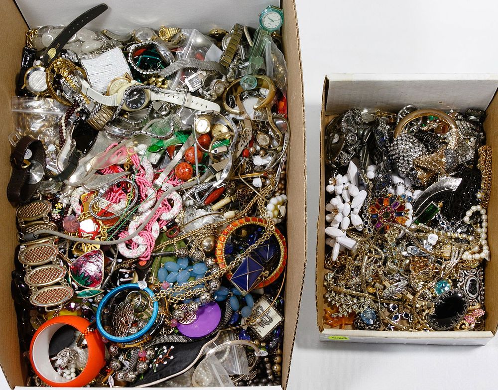 Lot 538: Costume Jewelry Assortment