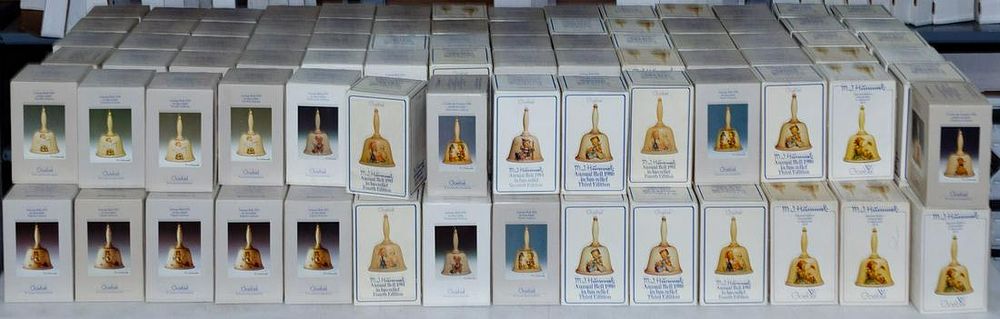 Lot 222: Hummel / Goebel Bell Assortment