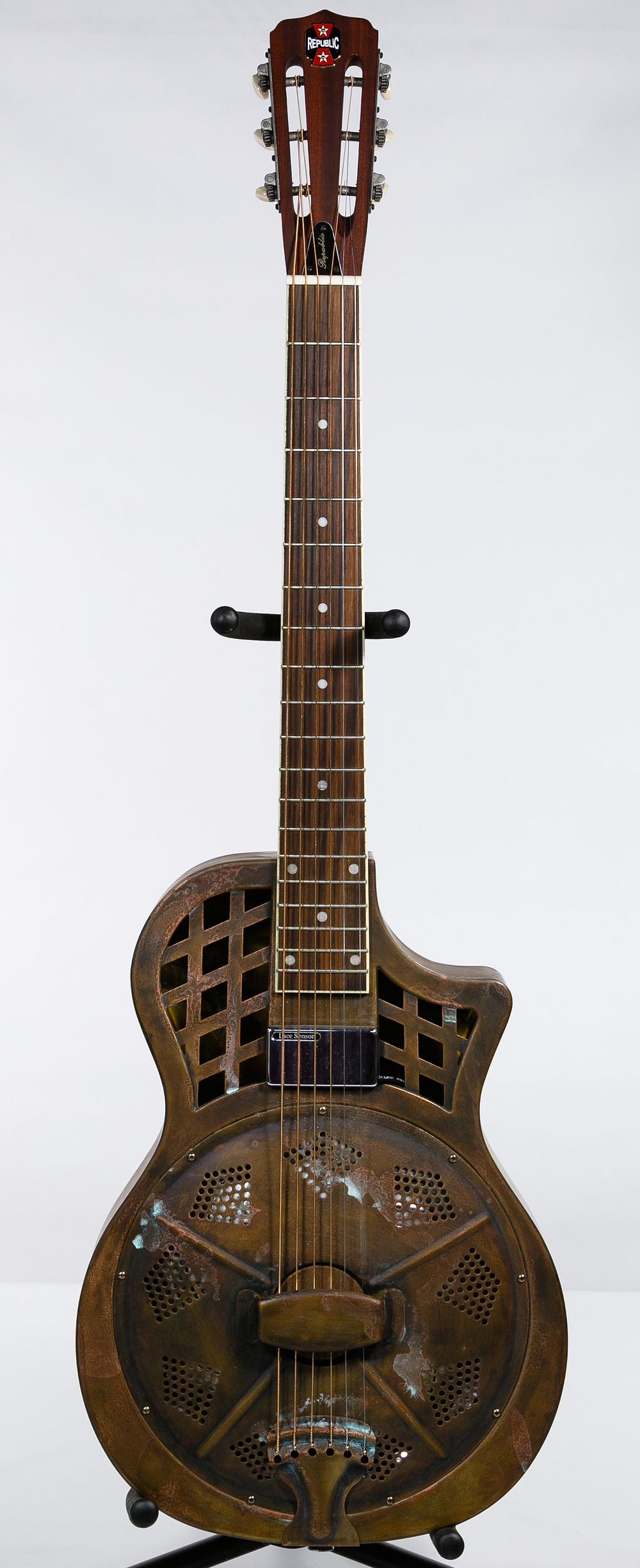Lot 256: Republic 'Highway 61' Resonator Guitar with Case