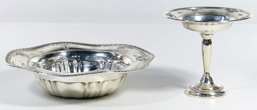 Lot 268: Wallace 'Rose Point' Sterling Silver Hollowware