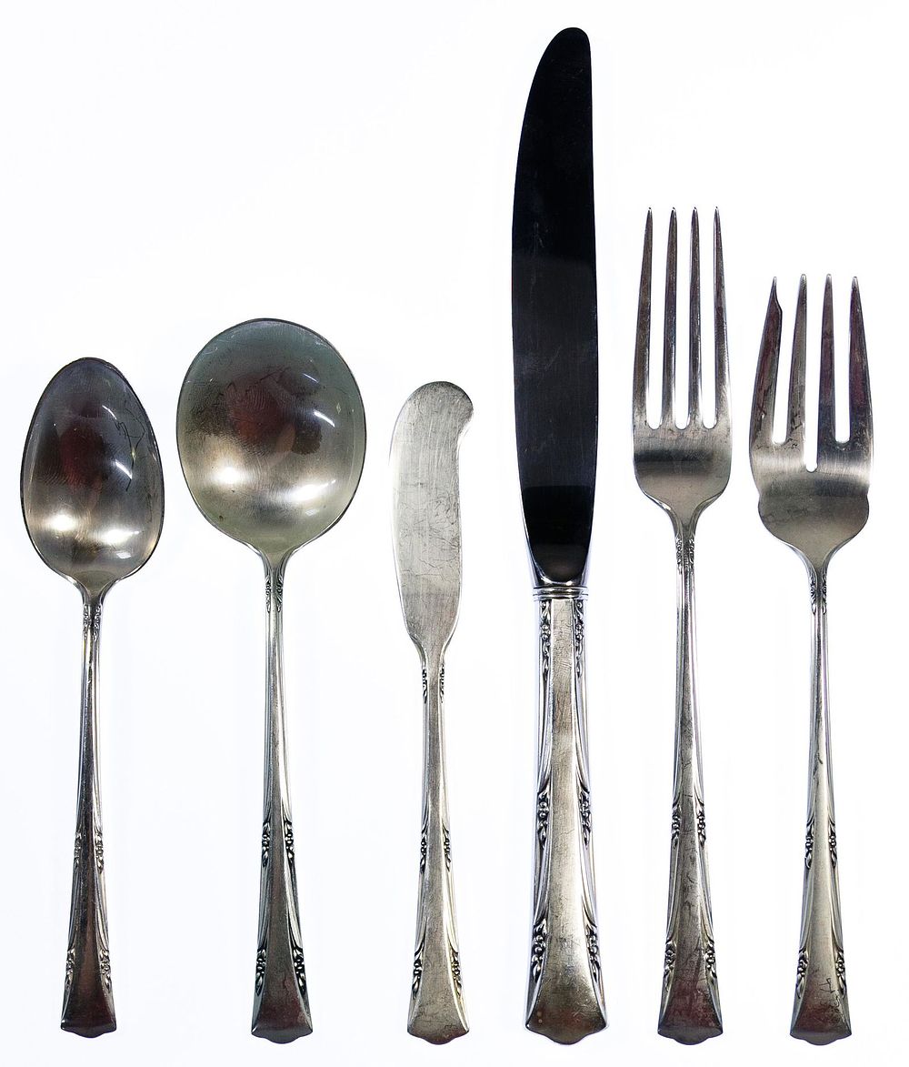 Lot 271: Gorham 'Greenbrier' Sterling Silver Flatware Service