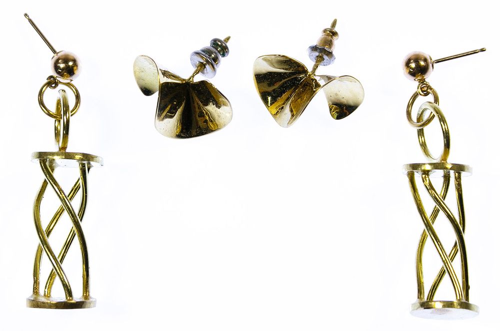 Lot 290: 18k Gold Pierced Earring Assortment