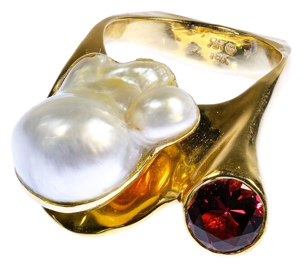 Lot 299: Ron Ray 18k Gold, Pearl and Amethyst Ring