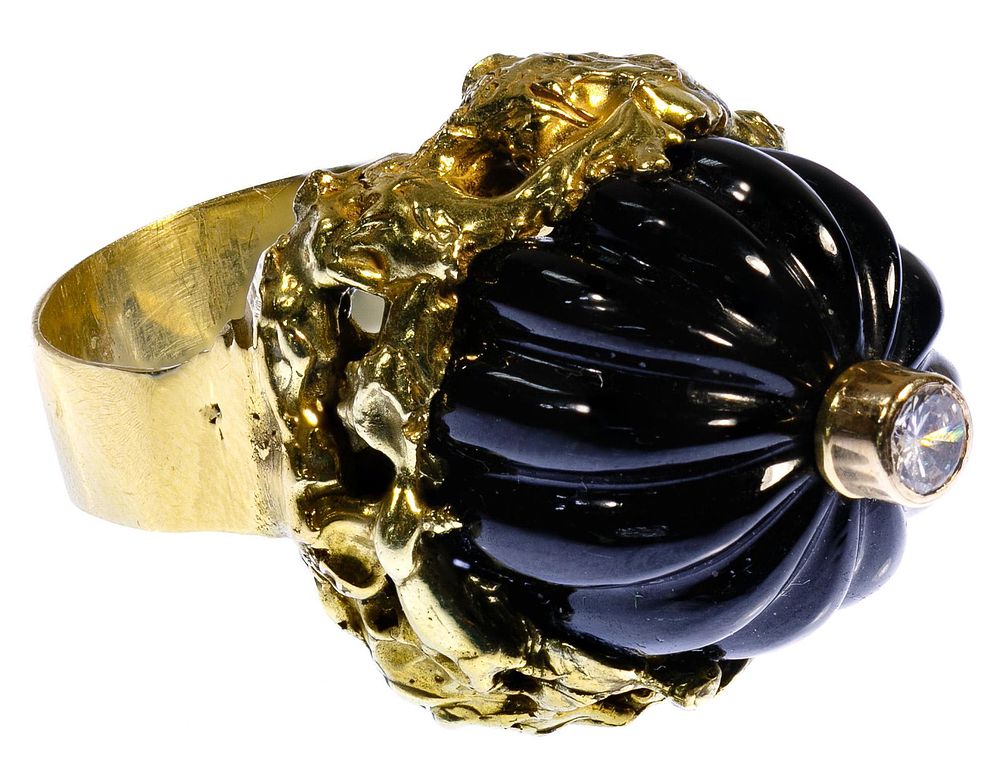 Lot 305: 18k Gold and Semi-Precious Gemstone Ring