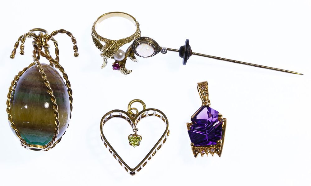 Lot 323: 18k Gold and Gemstone Jewelry Assortment