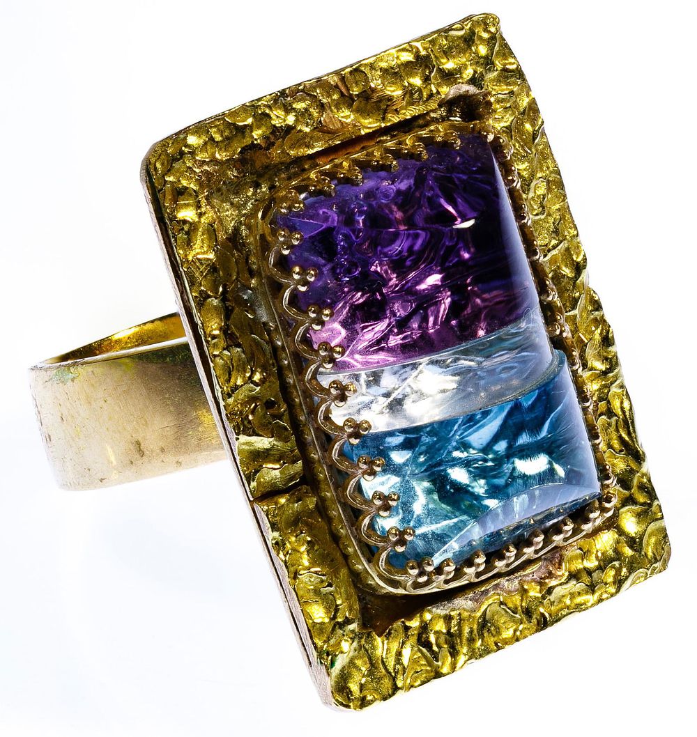 Lot 350: 14k Gold and Semi-Precious Gemstone Ring