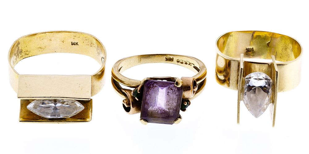 Lot 353: 14k Gold and Semi-Precious Gemstone Ring Assortment