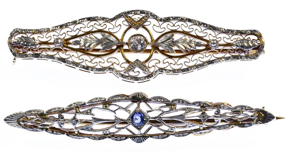 Lot 387: 14k Two-Color Gold Art Deco Style Bar Pins