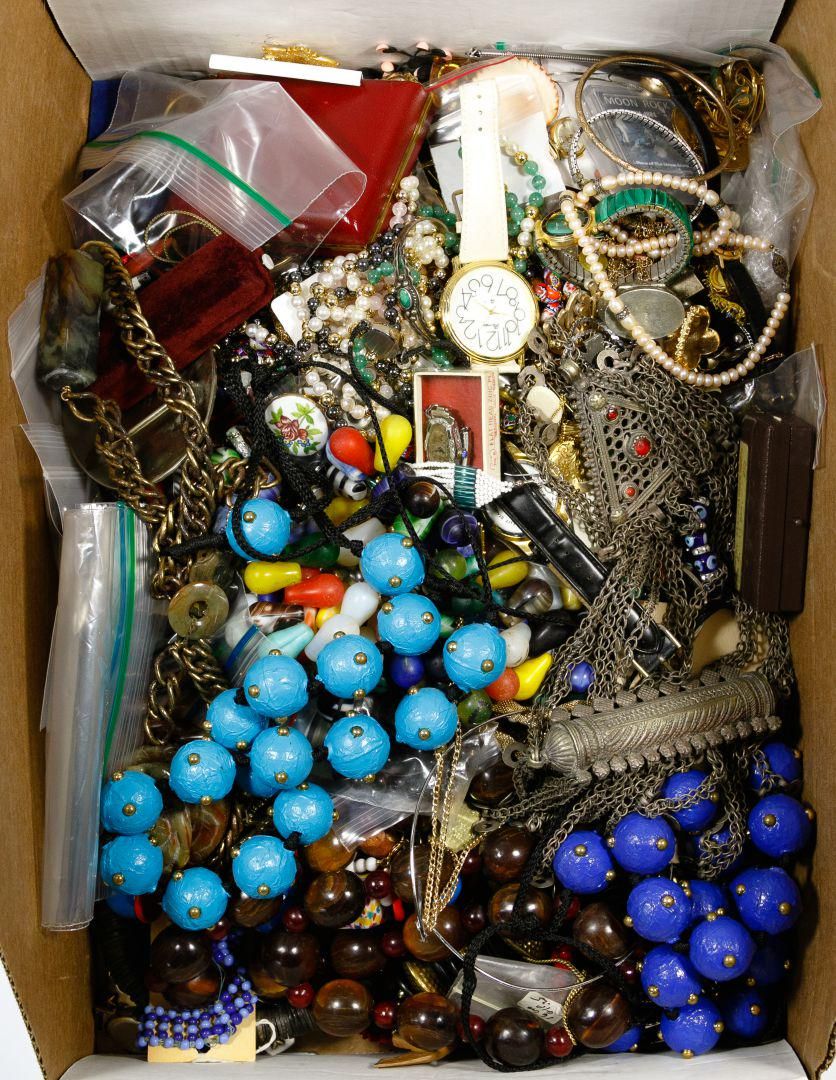 Lot 433: Costume Jewelry Assortment