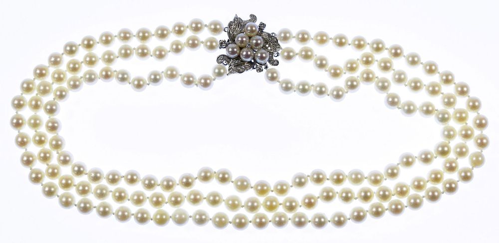 Lot 224: 14k White Gold, Diamond and Pearl Necklace