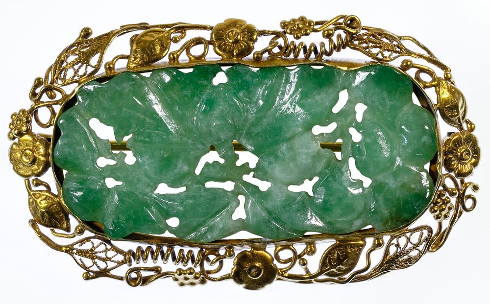 Lot 242: 14k Gold and Carved Jadeite Jade Brooch