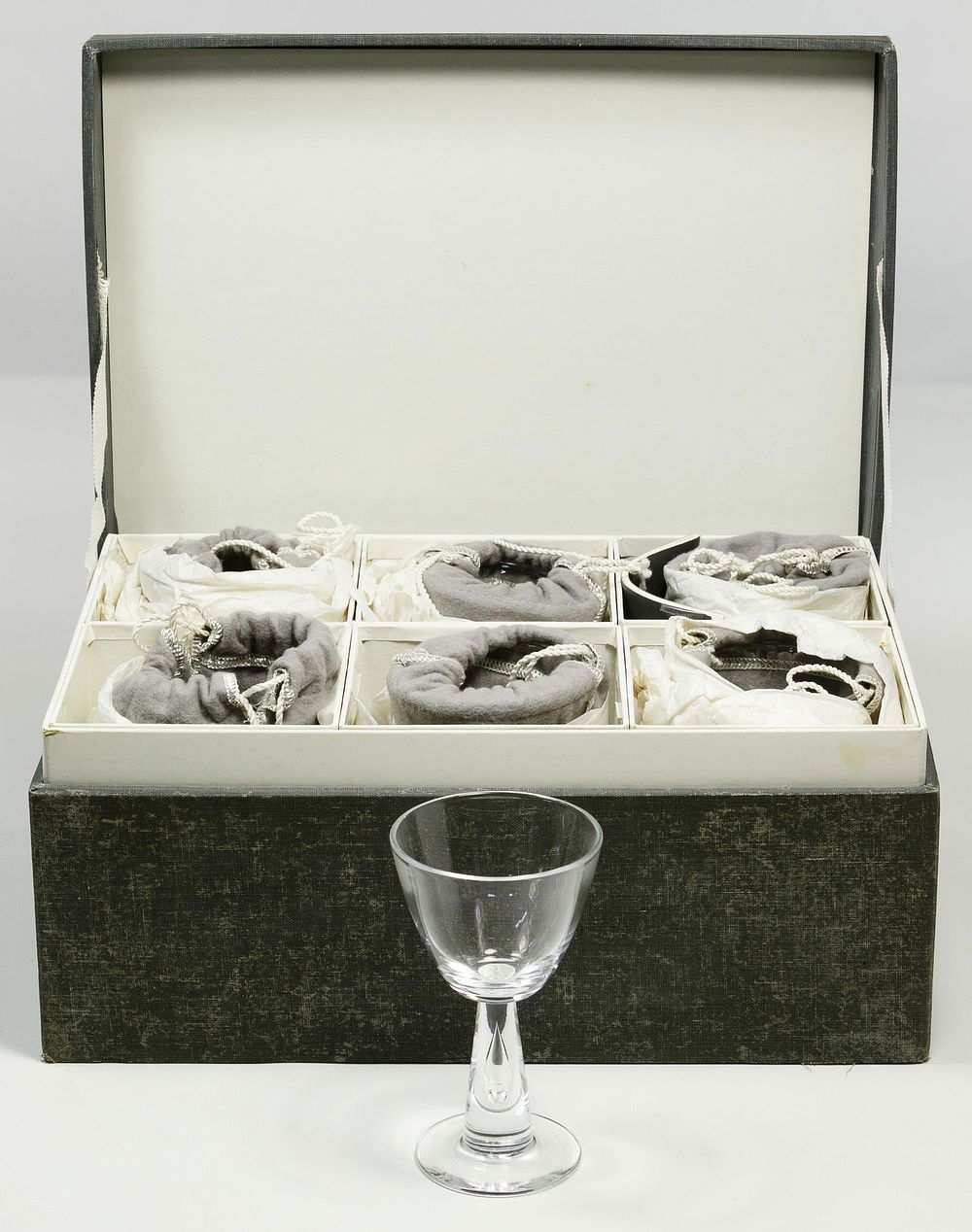 Lot 325: Steuben '7980' Air Bubble Wine Glass Collection