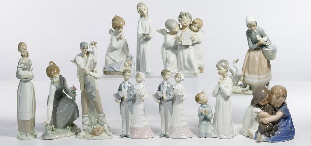 Lot 354: Lladro Figurine Assortment