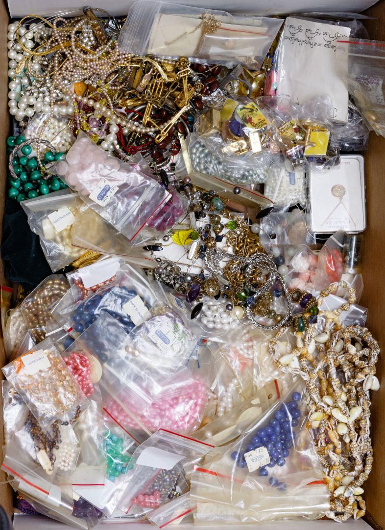 Lot 418: Costume Jewelry Assortment