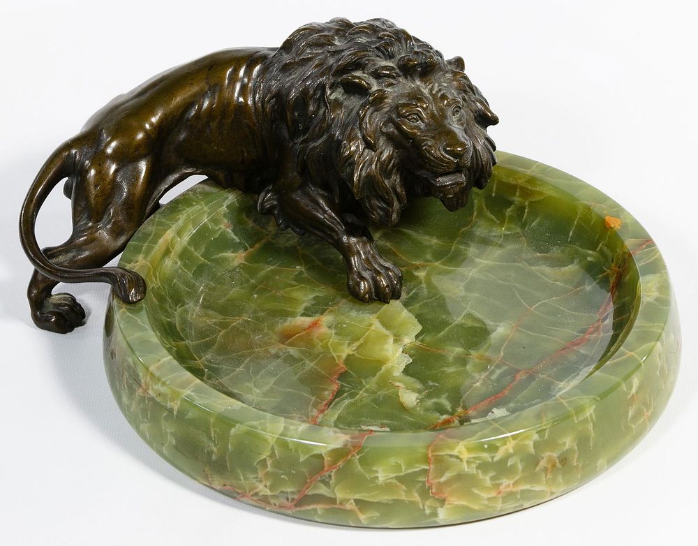 Lot 168: Bronze Lion and Agate Dresser / Desk Tray