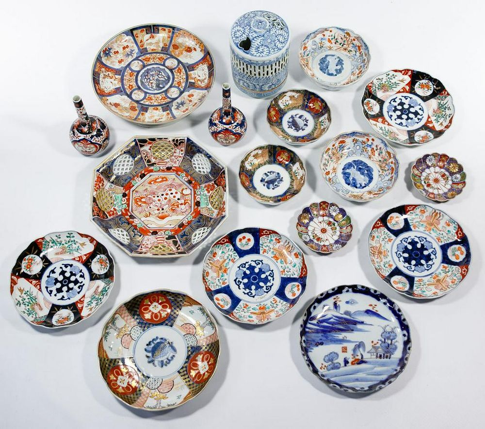Lot 220: Asian Porcelain Assortment