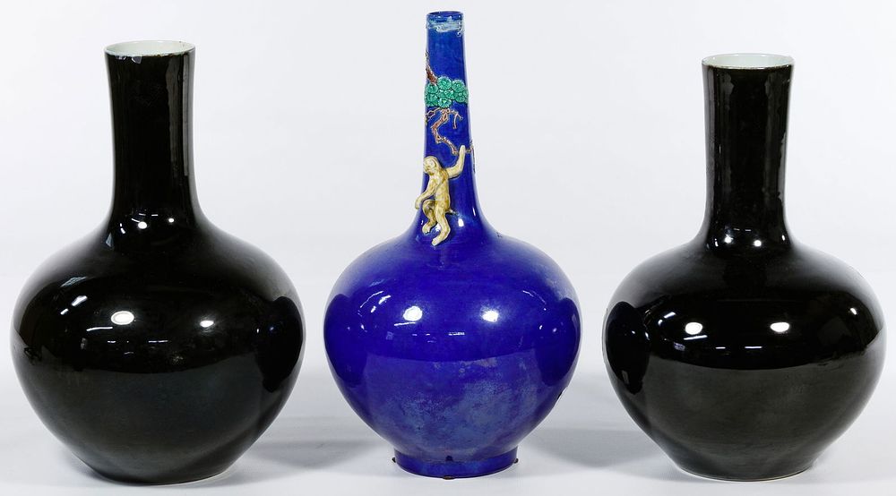 Lot 225: Asian Style Bulbous Vase Assortment