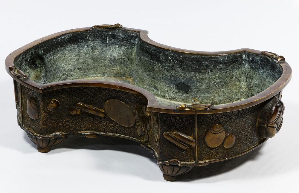 Lot 256: Japenese Edo Meiji High Relief Bronze Bonsai Planter