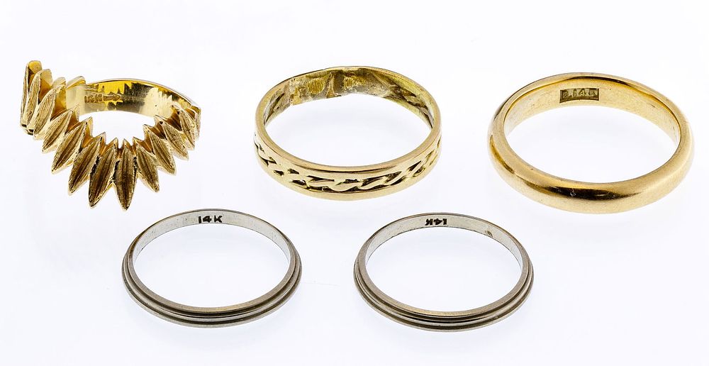 Lot 332: 14k White Gold and Yellow Gold Ring Assortment