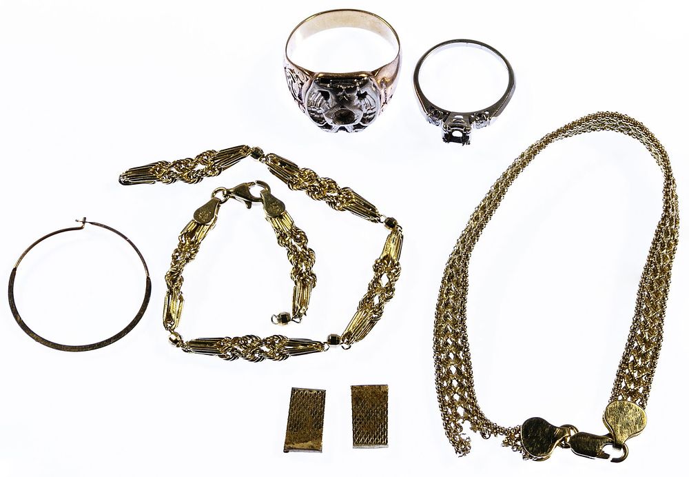 Lot 367: 14k Gold Jewelry Assortment