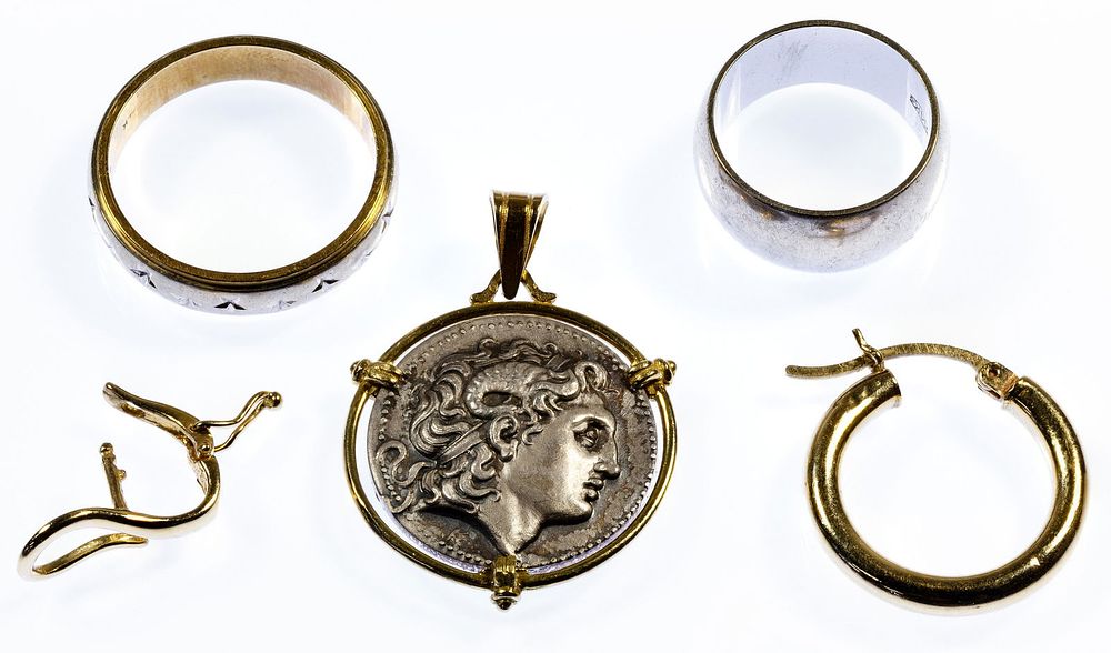 Lot 368: 14k Gold Jewelry Assortment