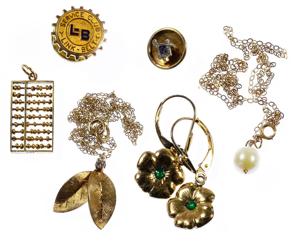 Lot 369: 14k Gold Jewelry Assortment