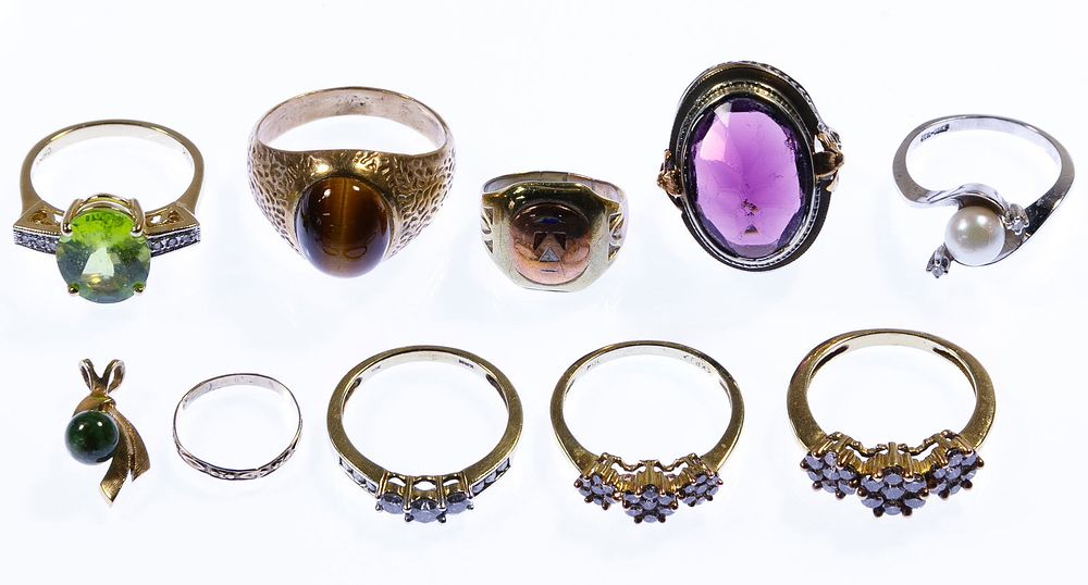 Lot 374: 10k Gold Jewelry Assortment