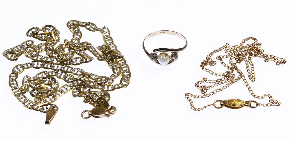 Lot 375: 10k Gold Jewelry Assortment