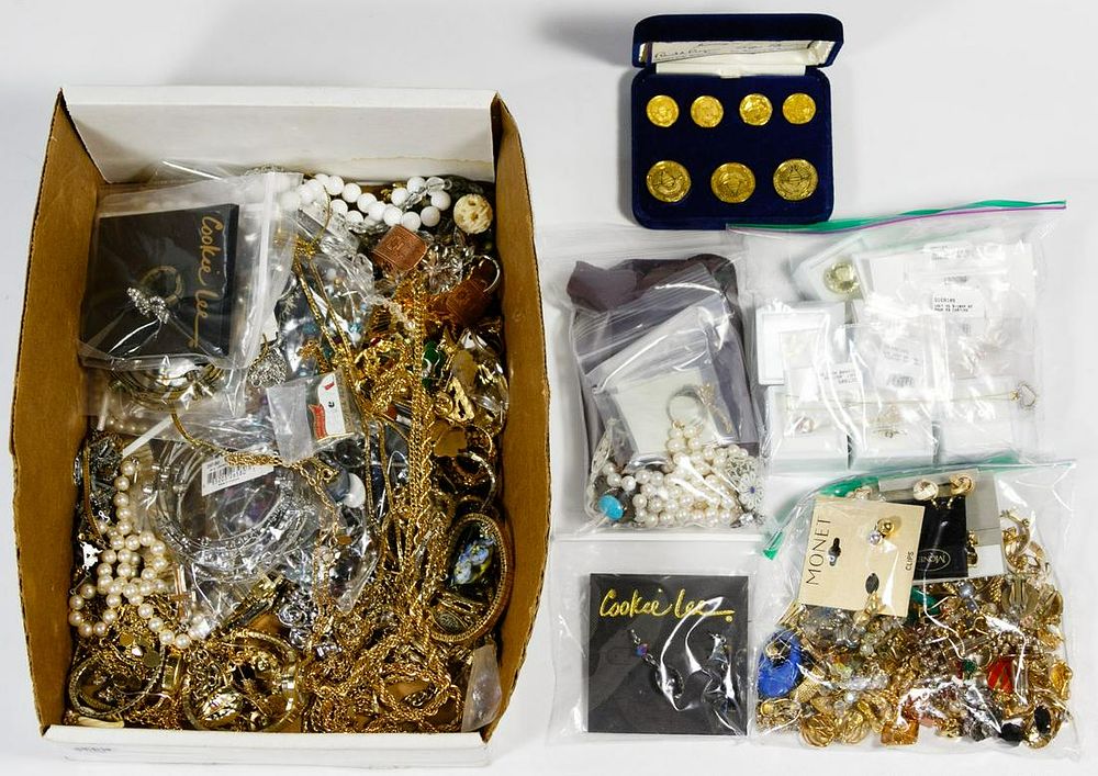 Lot 388: Platinum, Gold, Sterling Silver, European Silver (800)