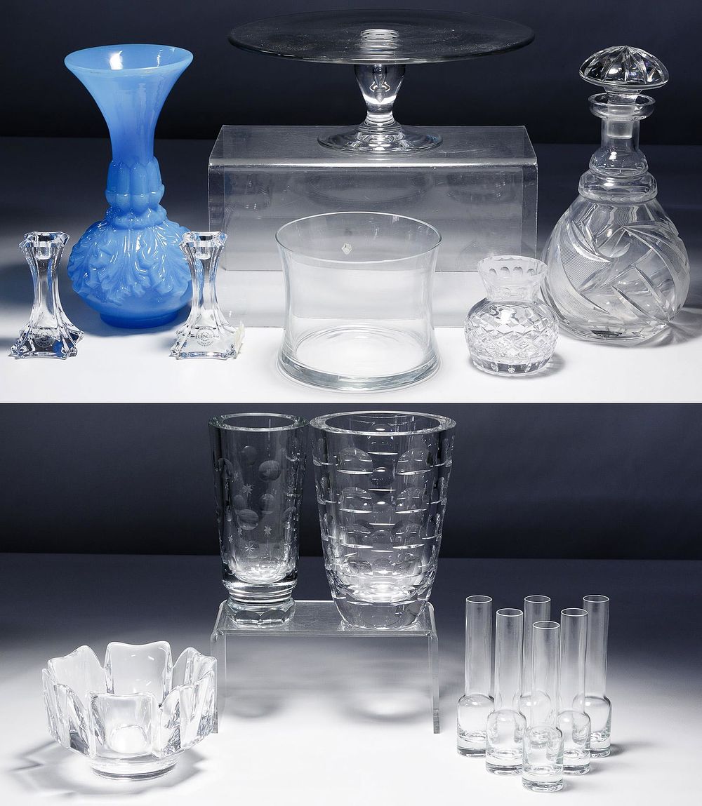 Lot 513: Crystal and Art Glass Assortment
