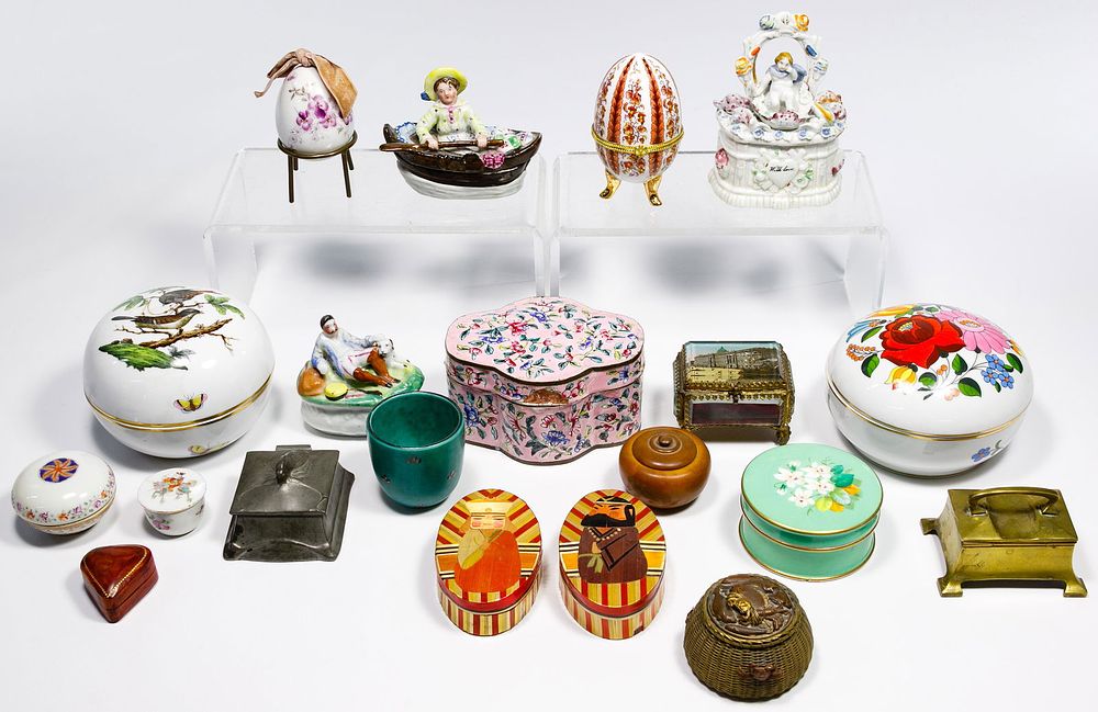 Lot 158: Decorative Box Assortment